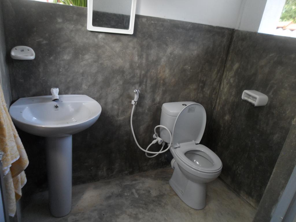 Appartamento Gold Ocean House Dikwella Esterno foto