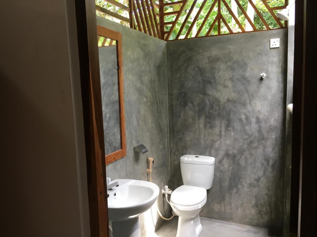 Appartamento Gold Ocean House Dikwella Esterno foto